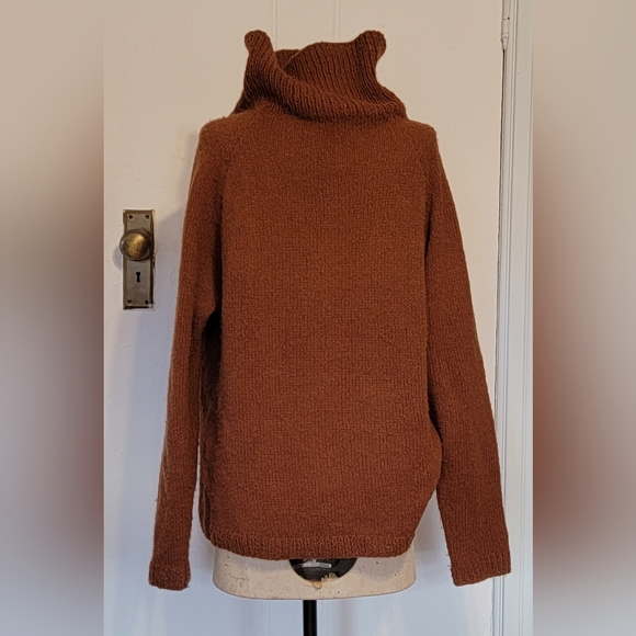 Vintage chocolate brown wool loose turtle neck sweater. Size medium / large. - Picture 5 of 5